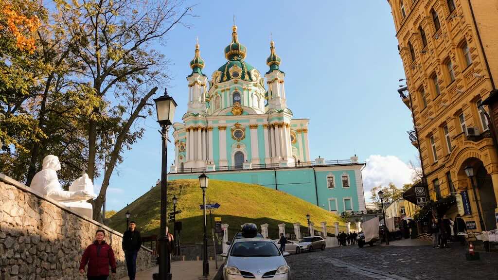Andreaskirche in Kyiv oberhalb des Andreassteigs
